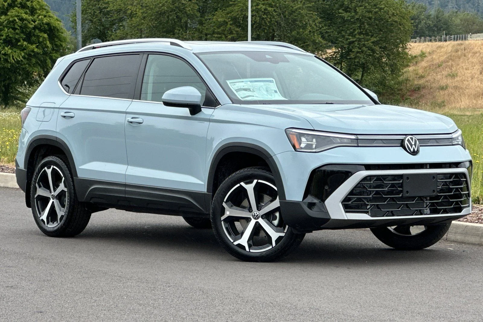 2026 Volkswagen Taos 1.5T SEL 4Motion's photo