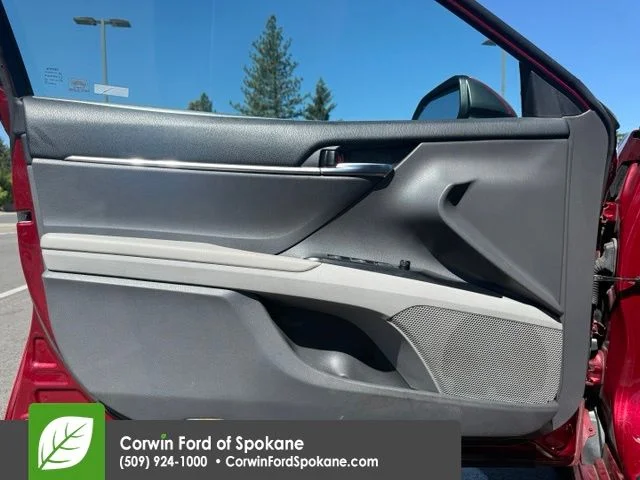 Used 2018 Ruby Flare Pearl Toyota SE image 18