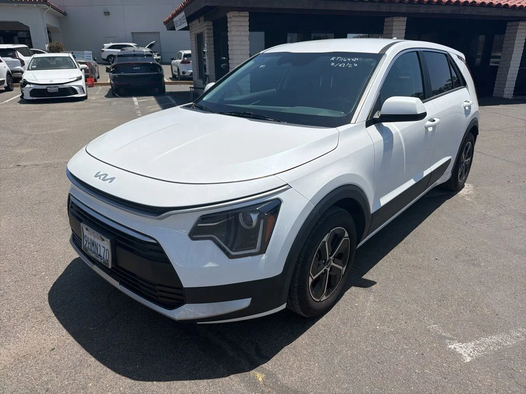 2023 Kia Niro LX HEV's photo