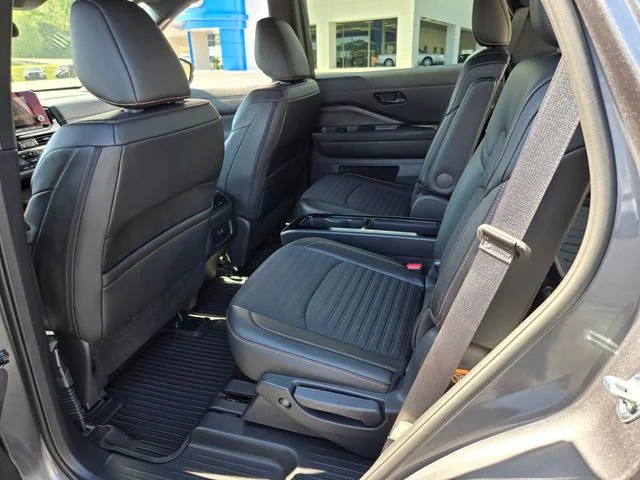 Used 2025 Gray Nissan Rock Creek image 11