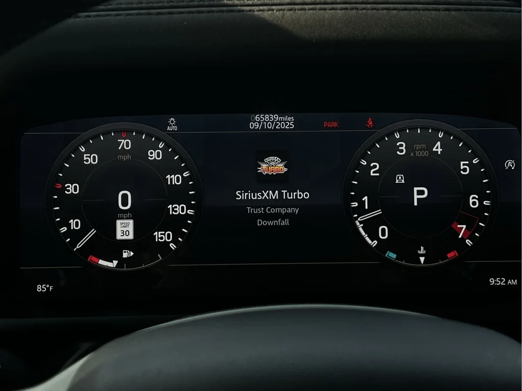 Used 2021 Green Land Rover SE image 30