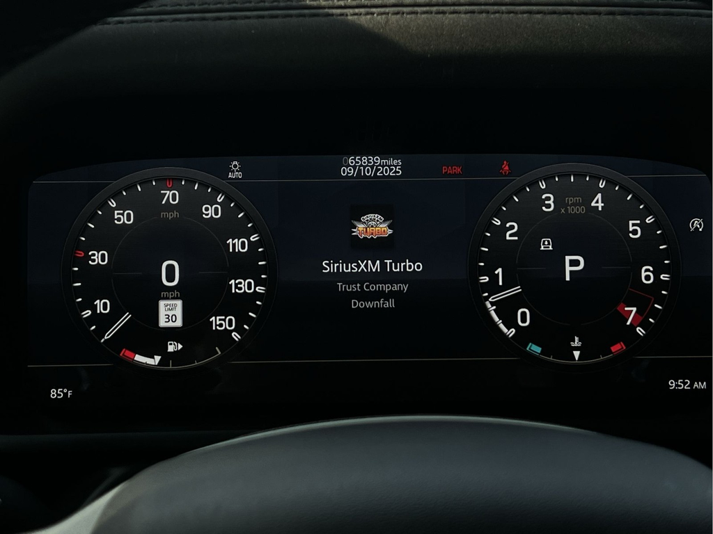Used 2021 Green Land Rover SE image 30
