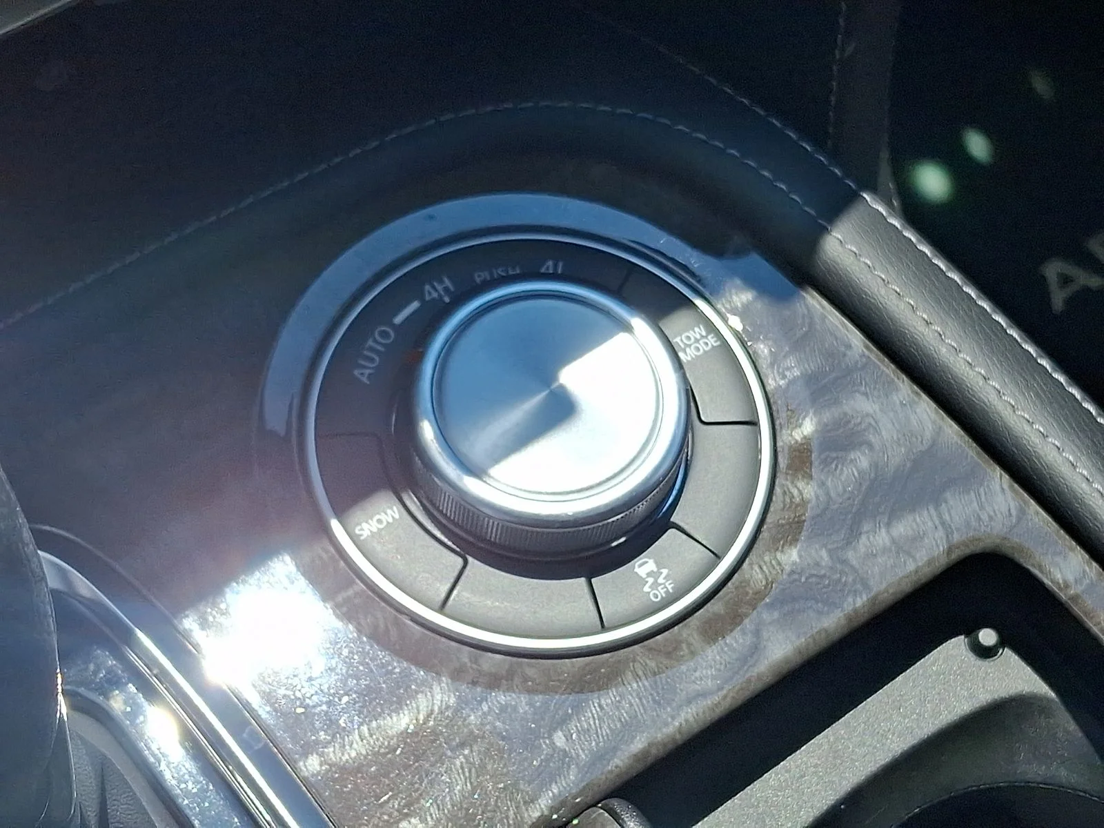 Used 2023 Blue Nissan Platinum image 25
