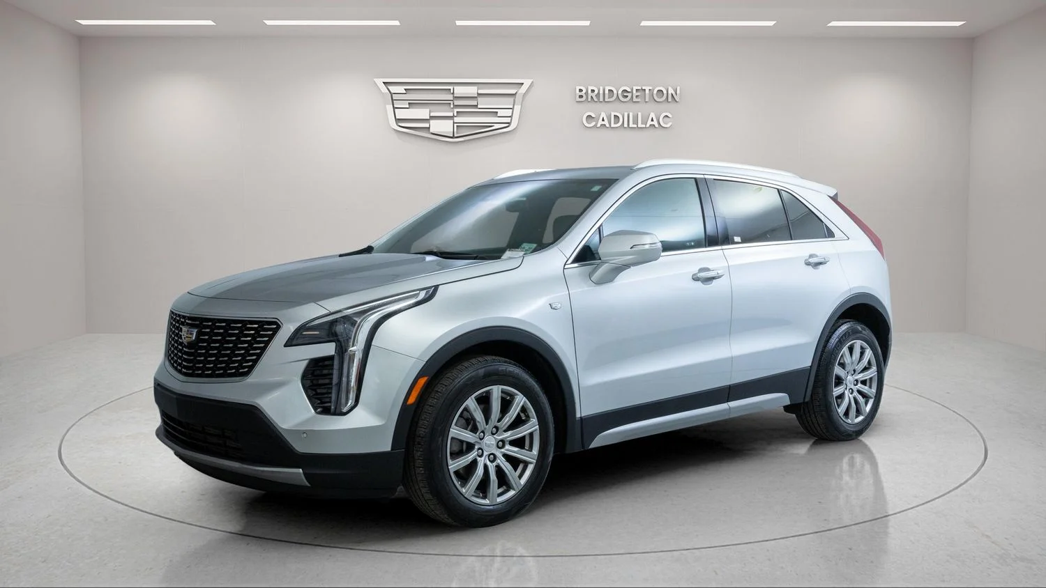 Used 2022 Silver Cadillac Premium Luxury image 3