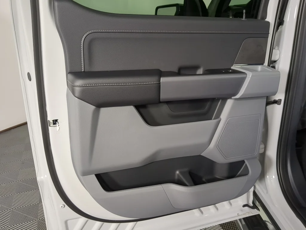 New 2026 AVALANCHE Ford XLT image 15