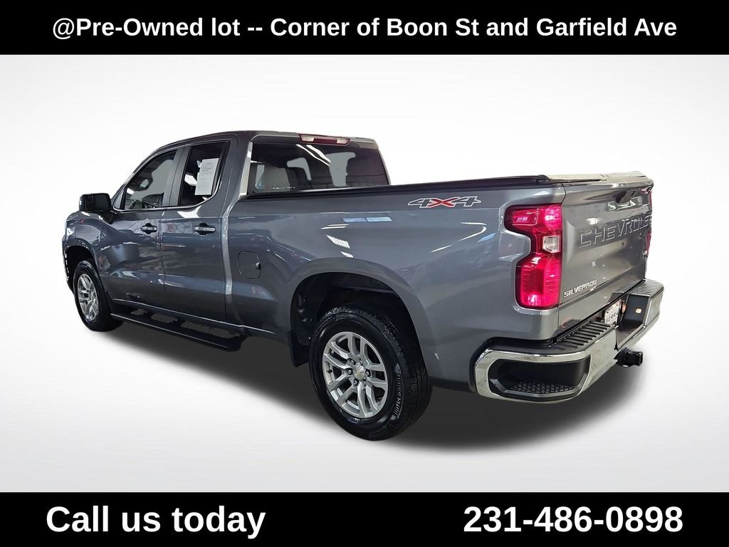 Used 2021 Gray Chevrolet LT image 3