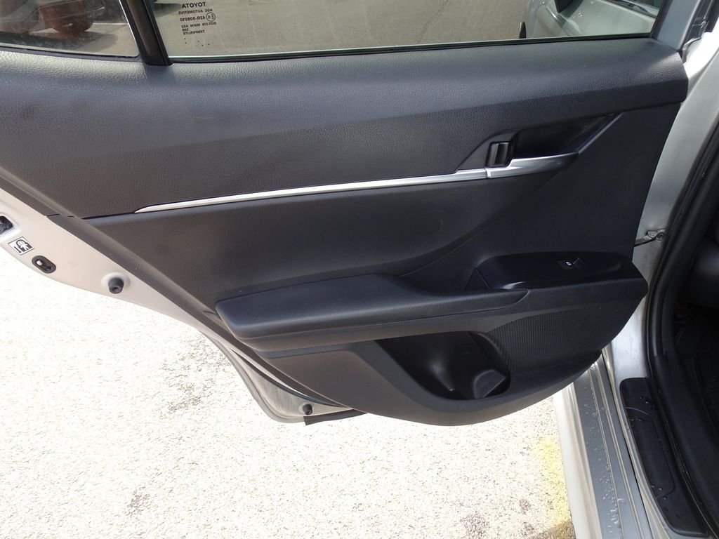 Used 2019 Silver Toyota SE image 14