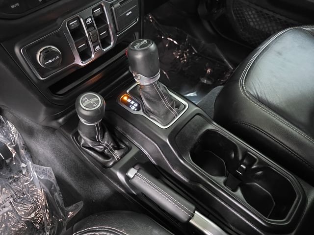 Used 2018 Black Clearcoat Jeep Unlimited Sahara image 25