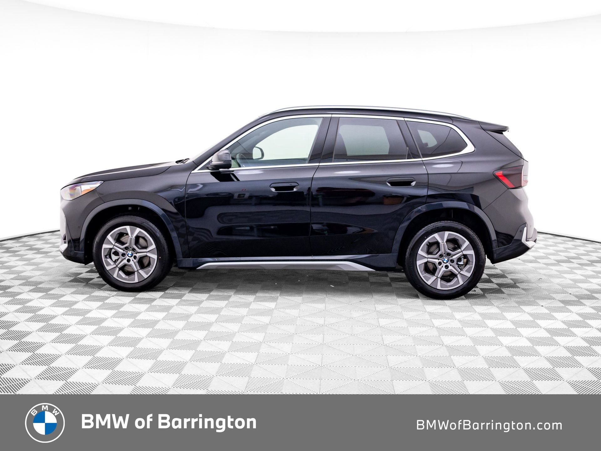 New 2027 Jet Black BMW xDrive28i image 2