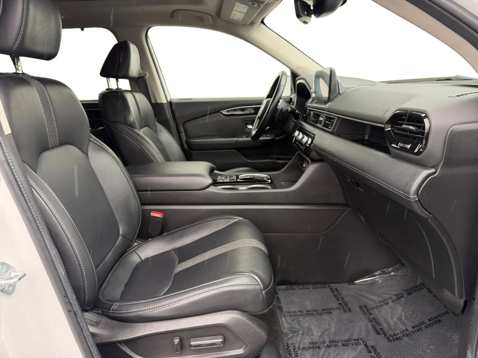 Certified Used 2024 White Honda Touring image 31