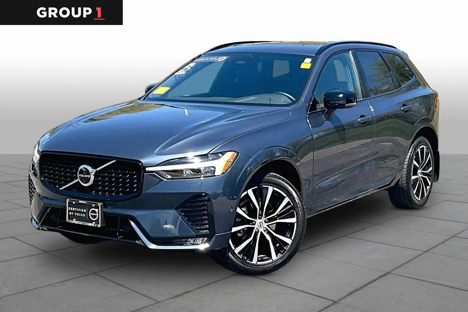 2025 Volvo XC60 B5 Plus Dark AWD's photo