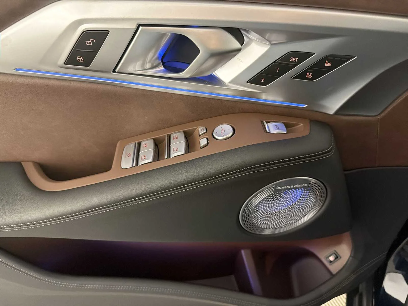 New 2026 Carbon Black Metallic BMW Label image 13
