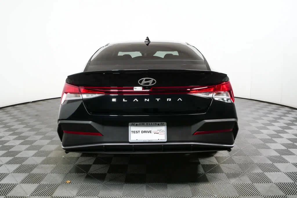 New 2026 Abyss Black Hyundai SEL Sport image 4