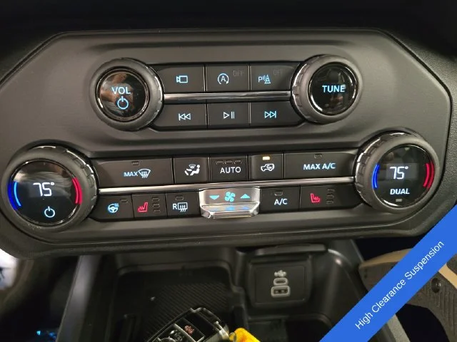 New 2026 Oxford White Ford Badlands® image 32