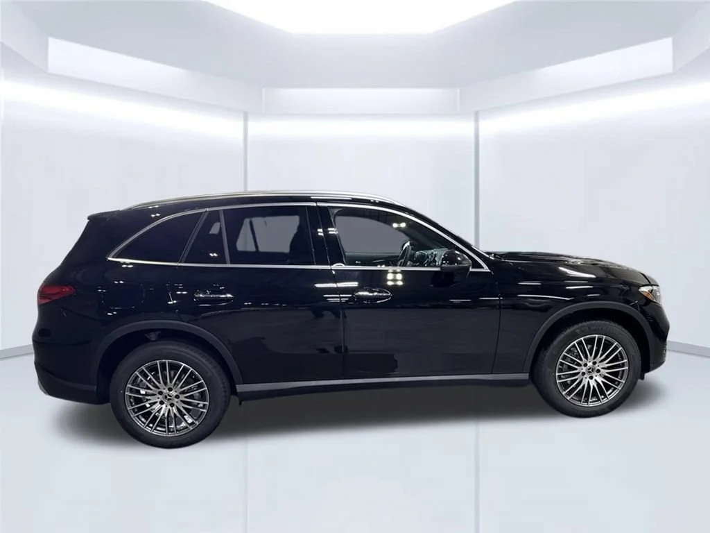 New 2026 Black Mercedes-Benz GLC 300 image 6