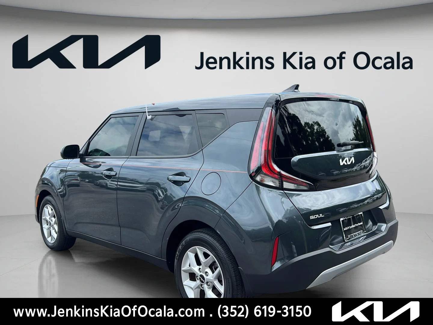 Used 2025 Gravity Gray Kia S image 5