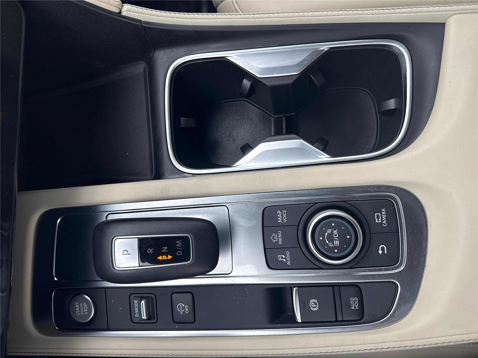 Used 2023 Majestic White INFINITI LUXE image 23