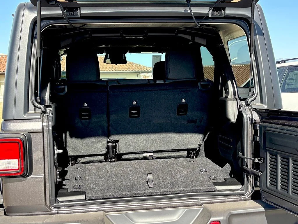 New 2026 Granite Crystal Metallic Clear Coat Jeep 4-Door Willys 4x4 image 22