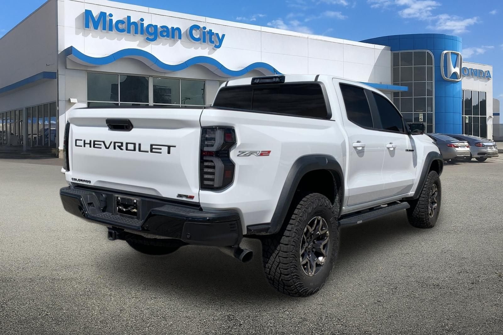 Used 2024 White Chevrolet ZR2 image 5
