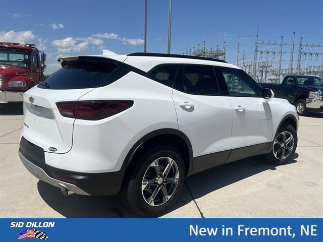 New 2026 Summit White Chevrolet 2LT image 3
