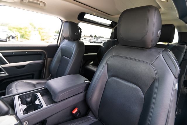 Used 2023 Silver Land Rover S image 5