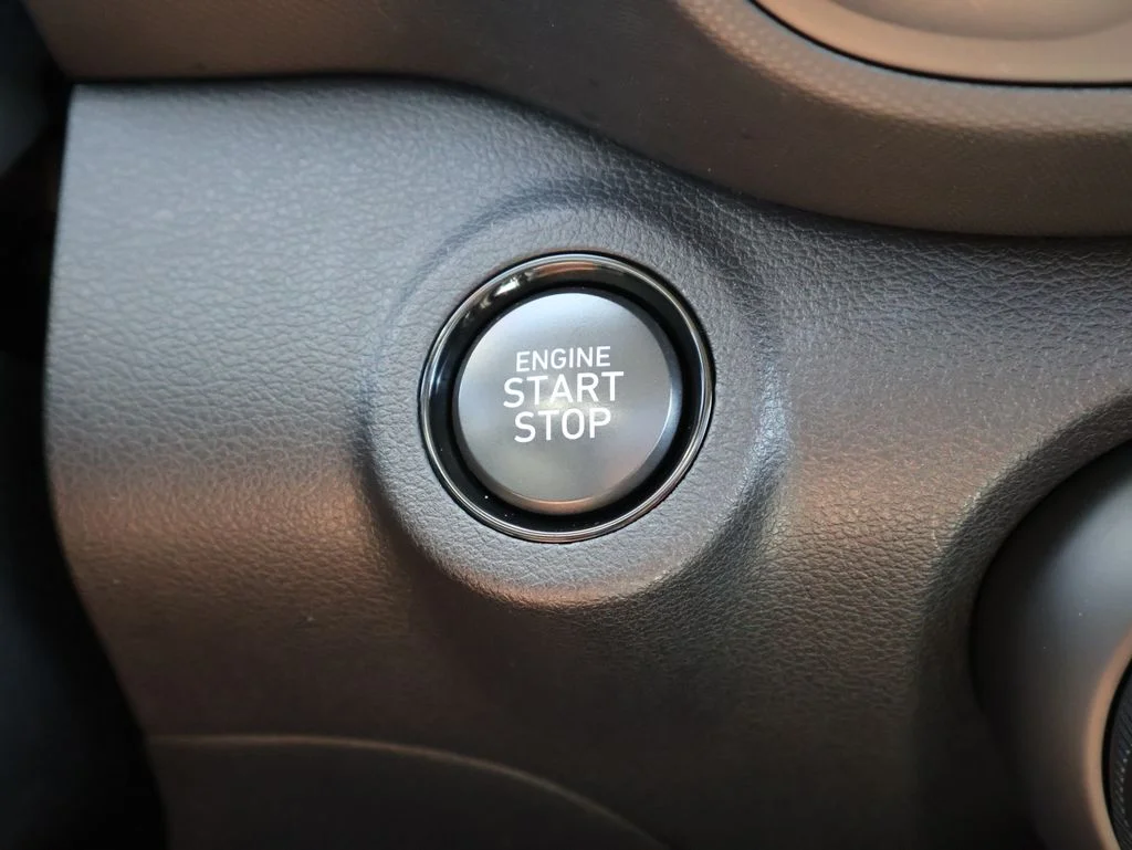 Used 2025 Blue Hyundai SEL image 31
