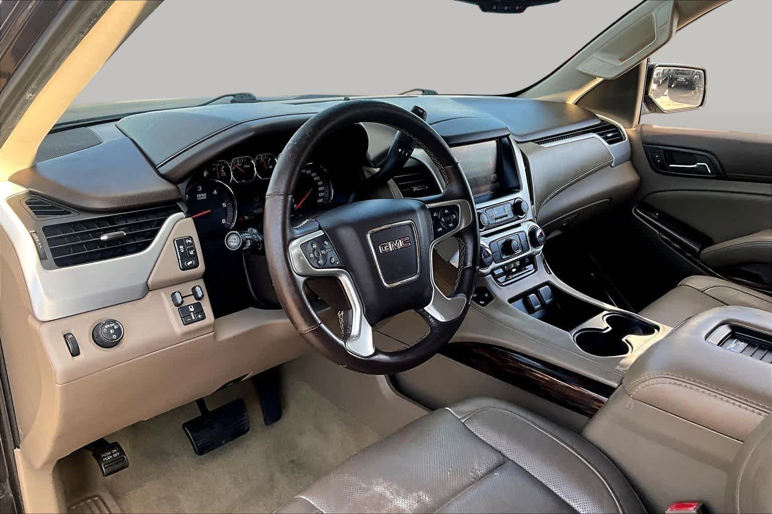Used 2015 Iridium Metallic GMC SLT image 17