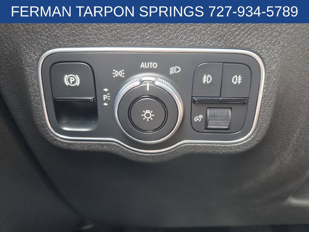 Used 2020 Red Mercedes-Benz GLB 250 image 23