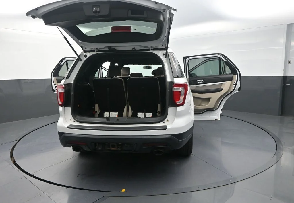 Used 2018 White Ford Base image 34