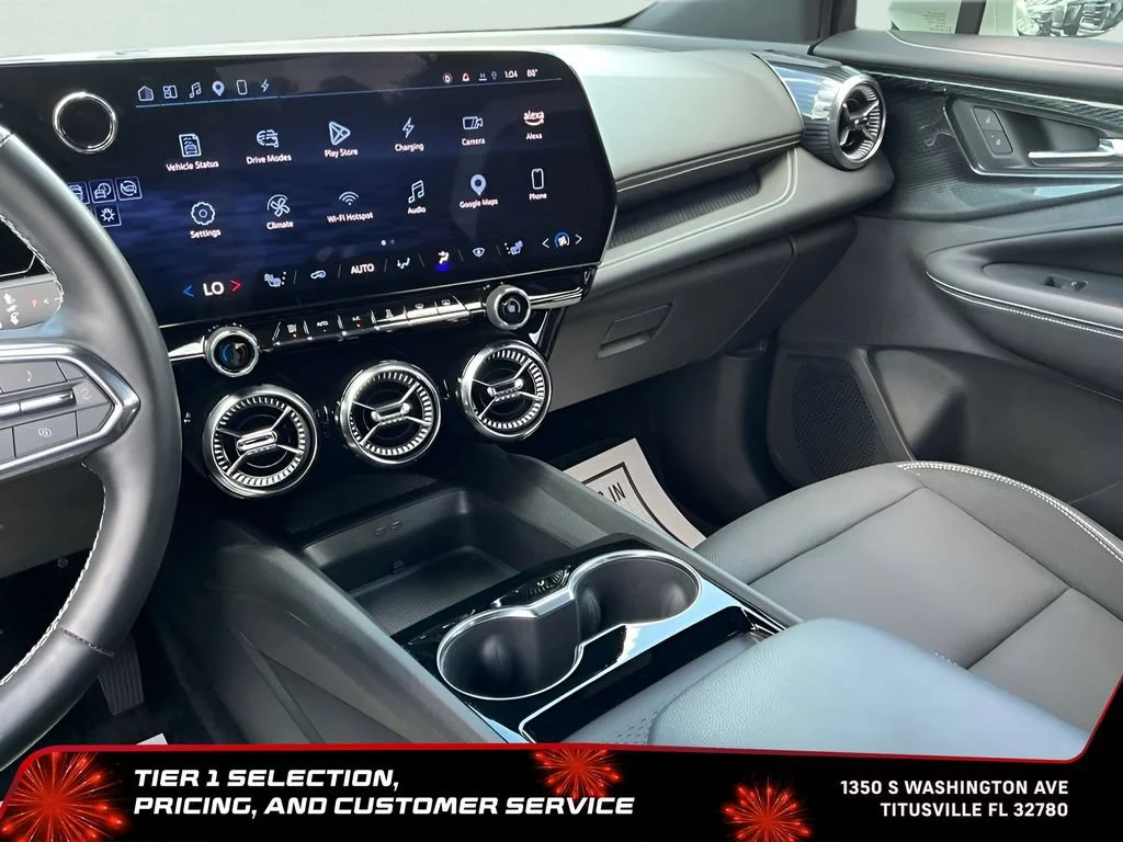Used 2024 Summit White Chevrolet LT image 39