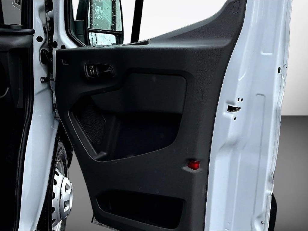 Used 2024 Oxford White Ford Base image 29