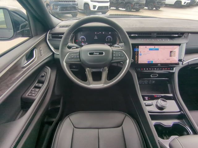 New 2027 High-Gloss Black Paint Jeep Limited image 19