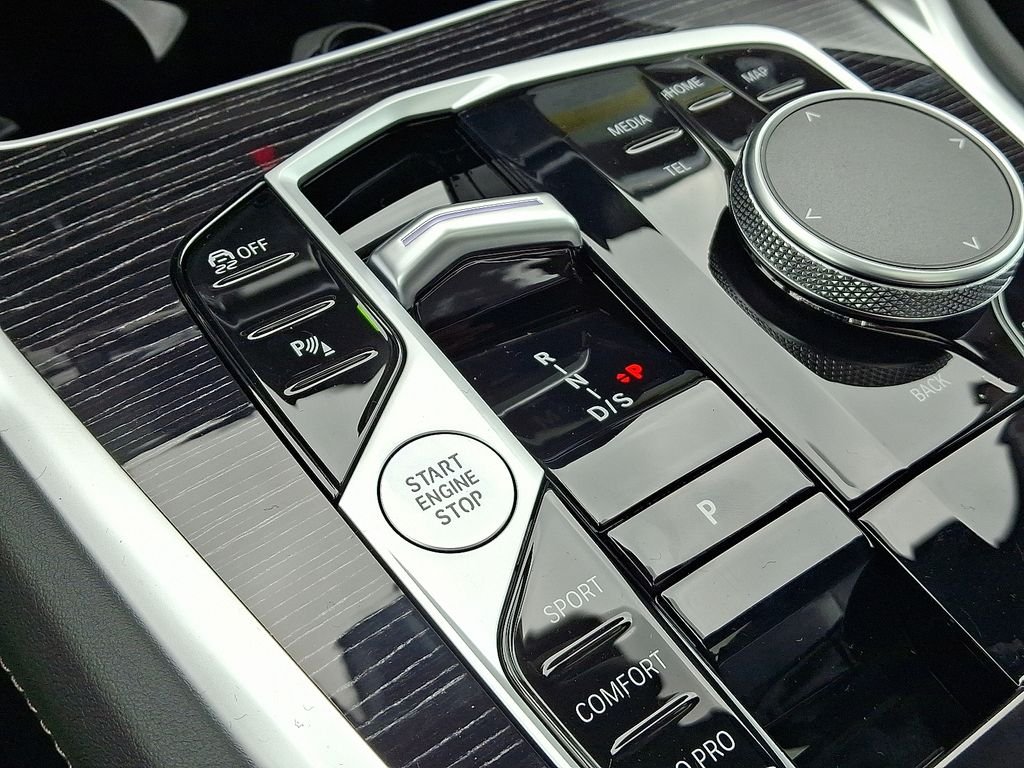New 2027 Black Sapphire Metallic BMW xDrive40i image 7