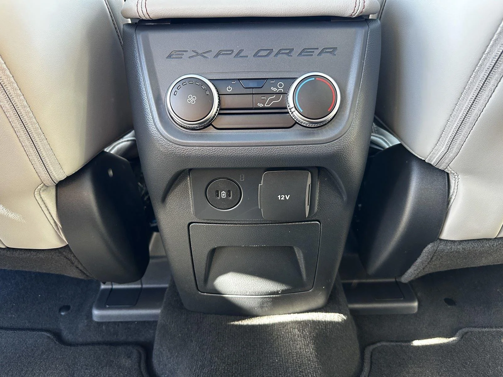 New 2026 Star White Metallic Tri-Coat Ford Active image 14