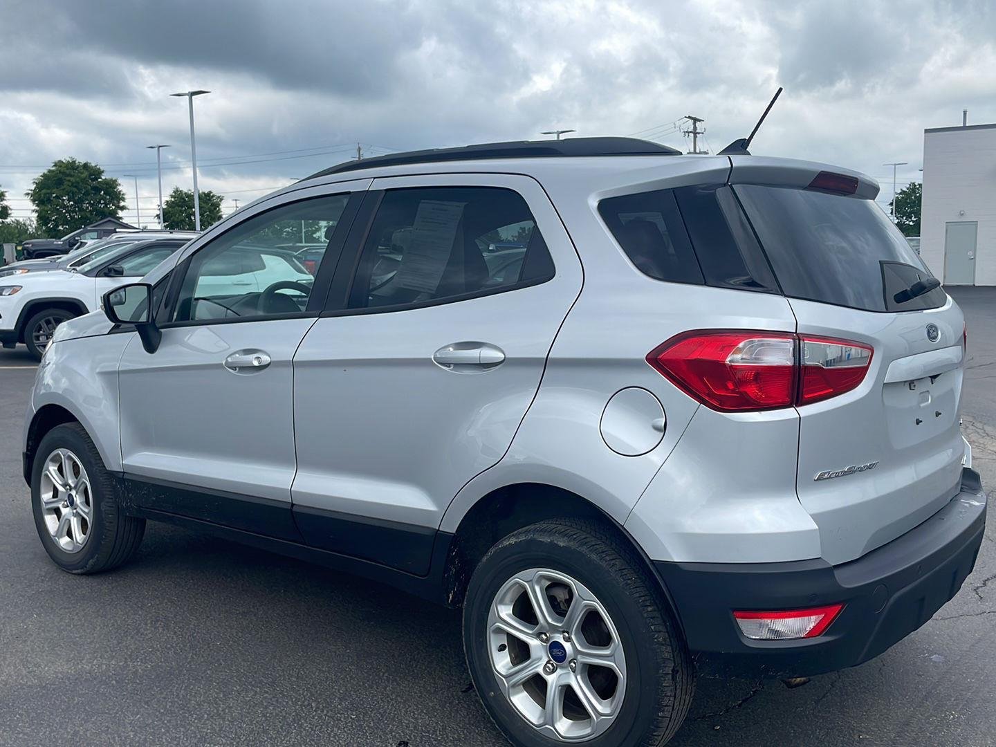 Used 2022 Moondust Silver Ford SE image 8