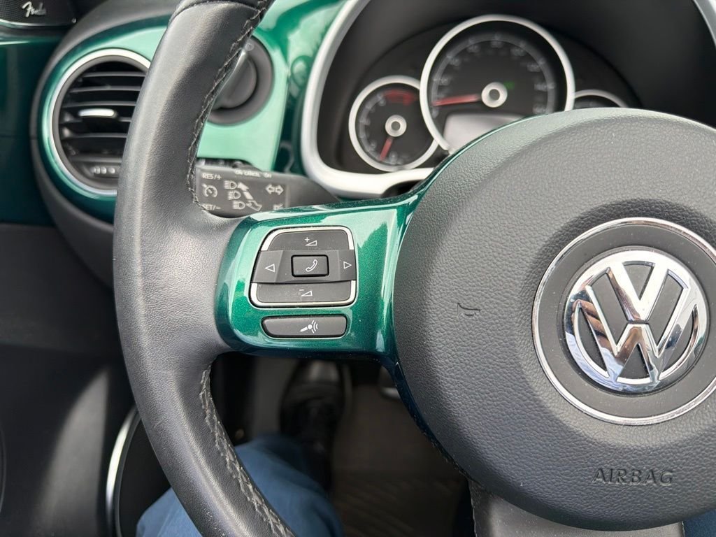 Used 2018 Bottle Green Metallic/Black Roof Volkswagen 2.0T SE image 14