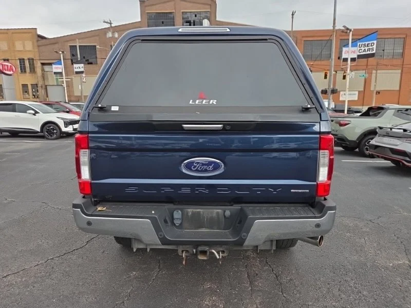 Used 2017  Ford Lariat image 6