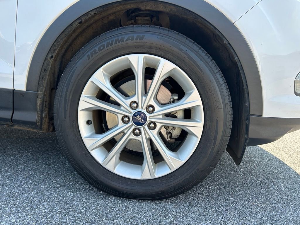 Used 2017 Oxford White Ford SE image 5