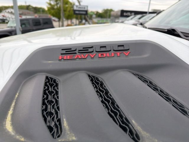 New 2026 Bright White Clear-Coat Exterior Paint RAM Laramie image 9