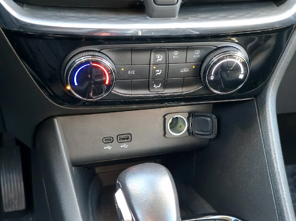 2024 Buick Encore GX Sport Touring - Photo 17
