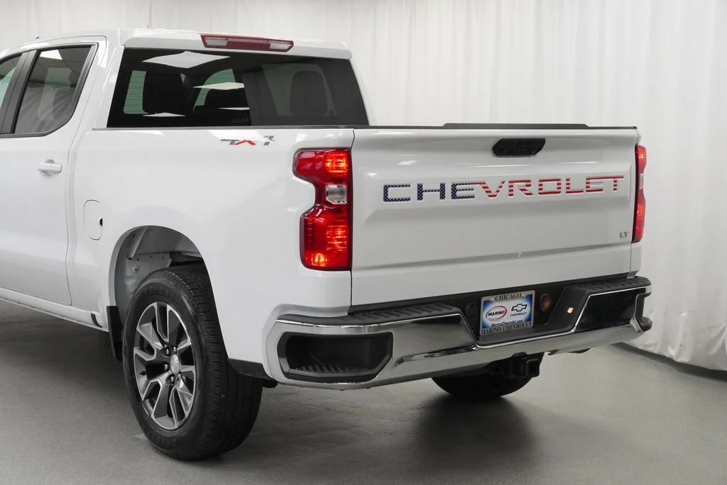 Used 2024 Summit White Chevrolet LT (2FL) image 38