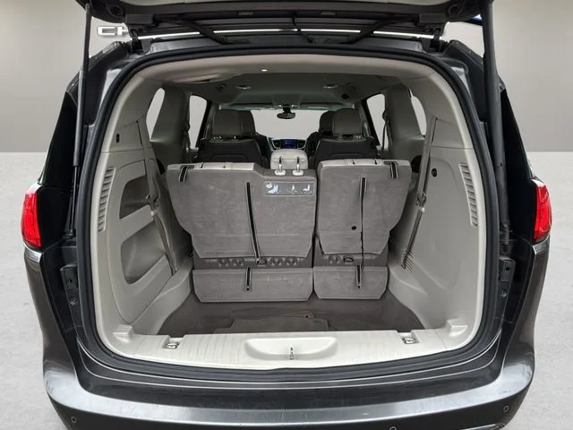 Used 2017 Gray Chrysler Touring L Plus image 31