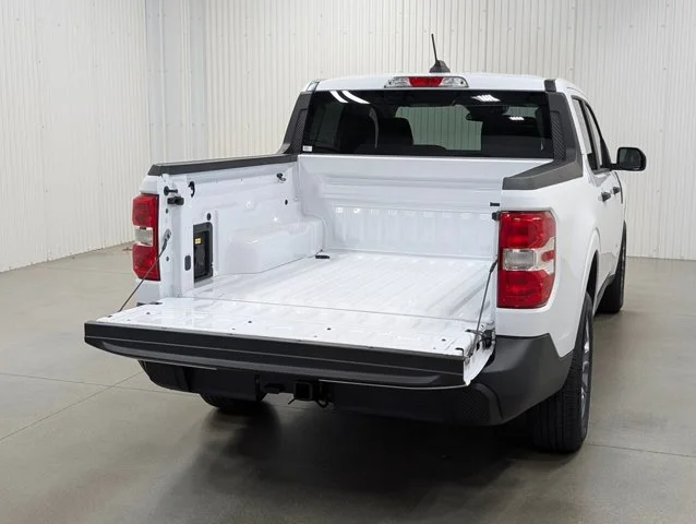 New 2026 Oxford White Ford XLT image 50
