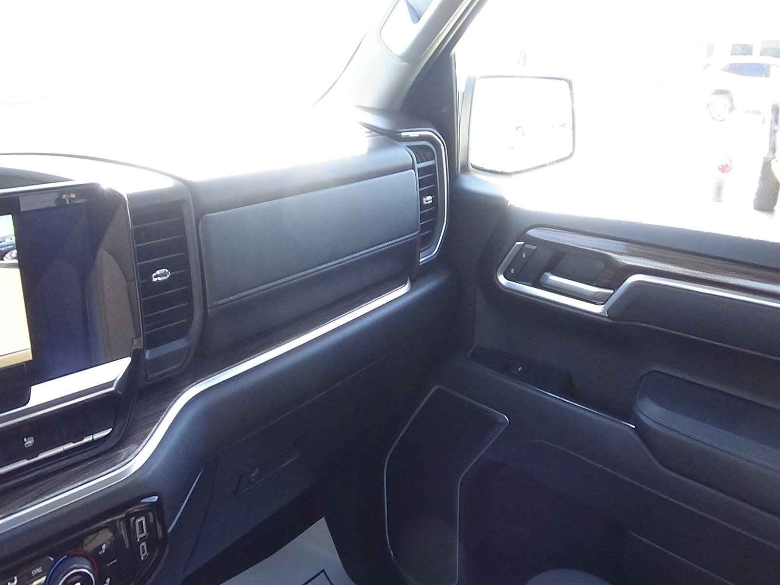Used 2026 Black (gba) Chevrolet LT image 27