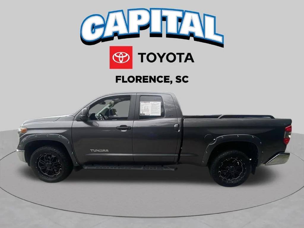 Used 2018 Gray Toyota SR5 image 3