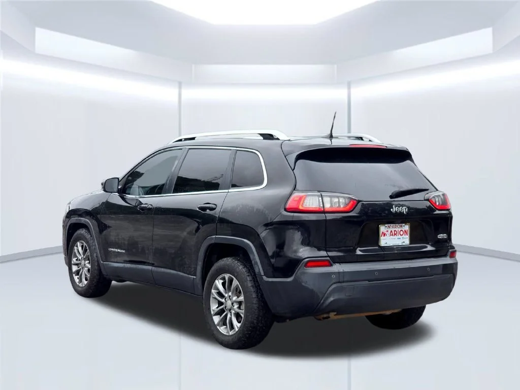 Used 2019 Black Jeep Latitude Plus image 15