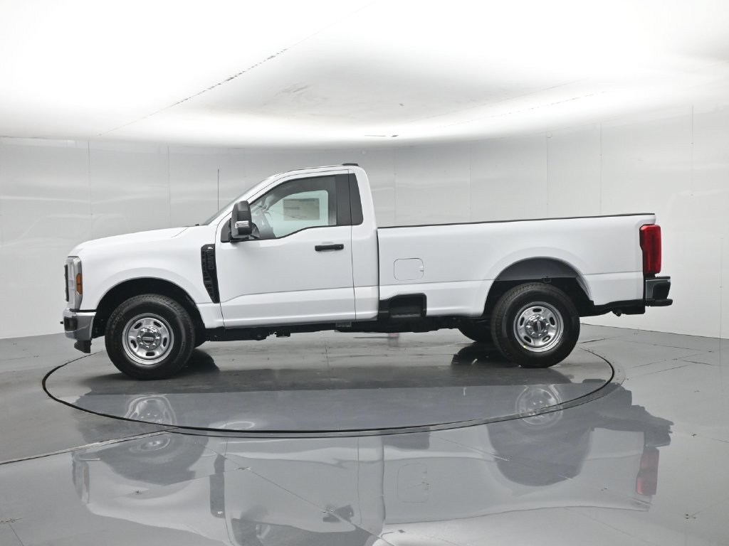 New 2027 Oxford White Ford XL image 24