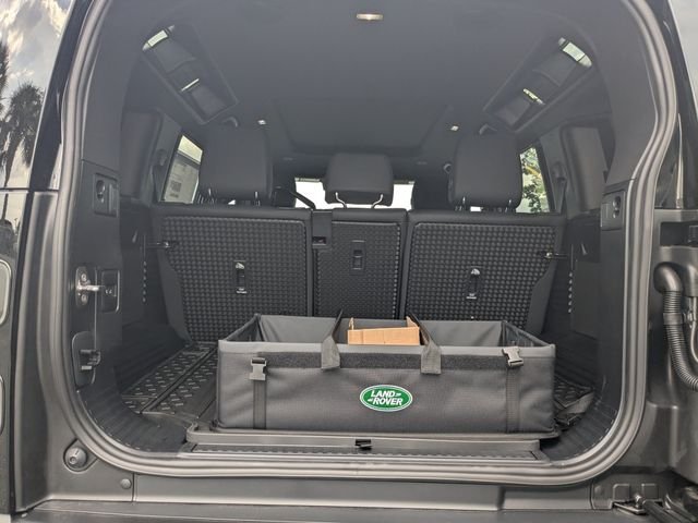 New 2026 Santorini Black Land Rover X-Dynamic SE image 12