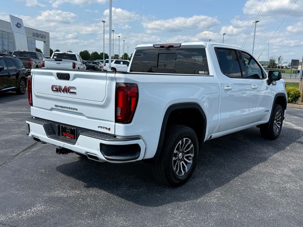 Used 2022 White GMC AT4 image 34
