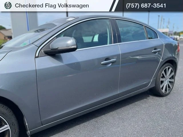 Used 2017 Bright Silver Metallic Volvo T5 image 3